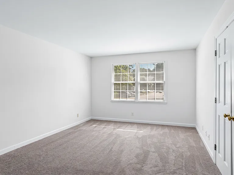 344 D Hanover Arms Ct #D — Photo 15