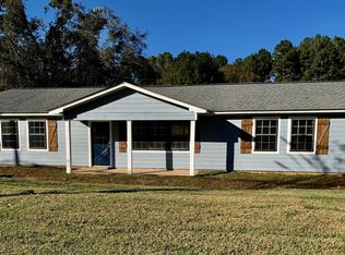 647 E Main St, Philadelphia, MS 39350