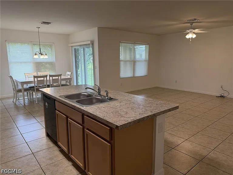 1741 SW 14th St — Photo 9