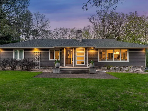 15252 Lynn Ter, Minnetonka, MN 55345