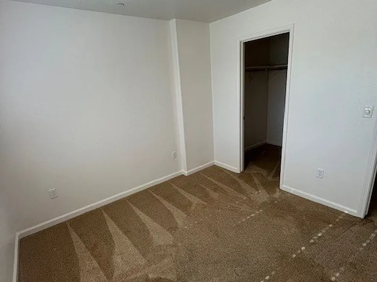 414 Edgewater St — Photo 13