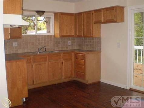 kitchen2.jpg