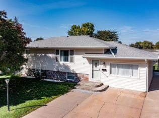 1821 W Philip Ave, North Platte, NE 69101