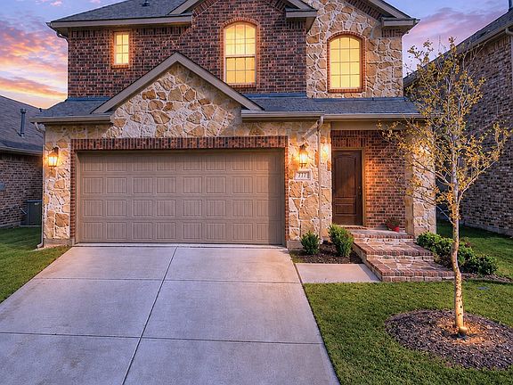 2nd image of 717 Jessica Lynn Ln
