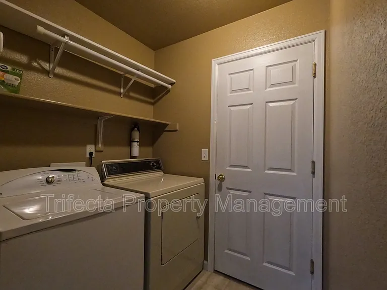 3627 Glenbarr Ct — Photo 13