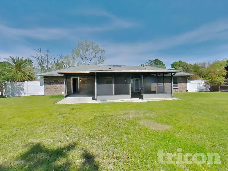 2159 Acorn Mnr — Photo 15