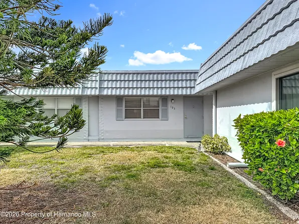 202 Bedford Trl APT 103, Sun City Center, FL 33573