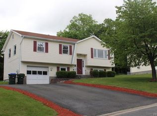 49 Amy Ln, Middletown, NY 10941