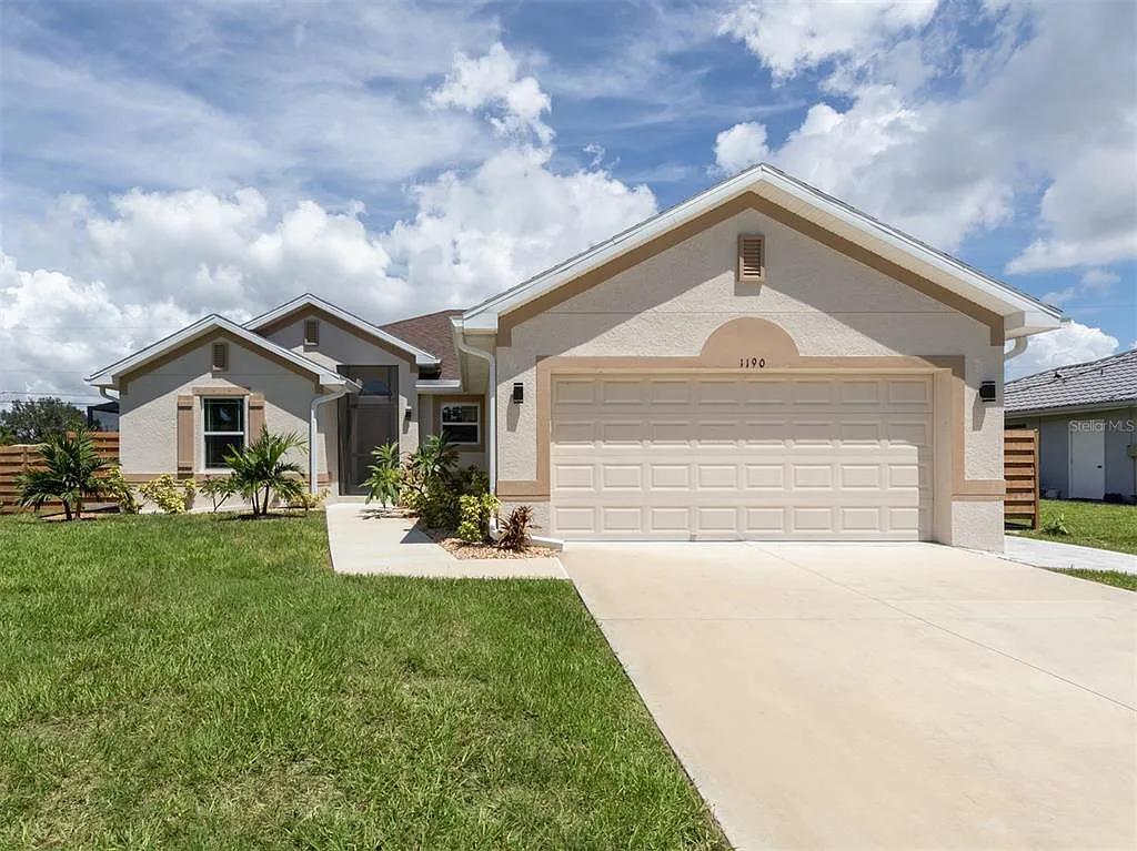 3 bed, 2.0 bath, 1831 sqft, $6,000 — Photo 1