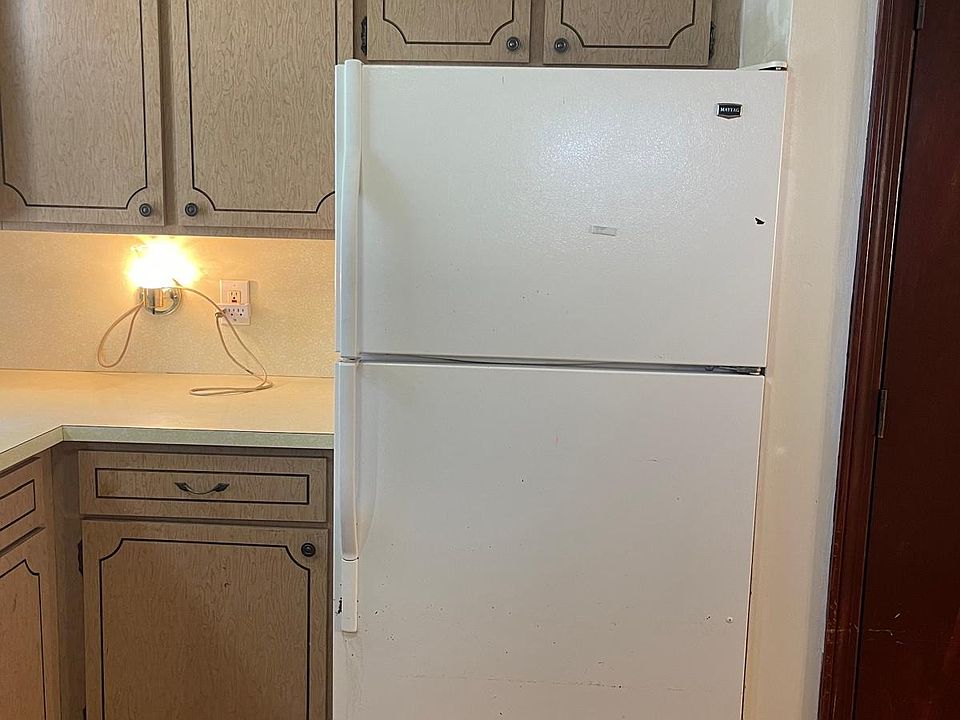 1st image of 15 Lora St