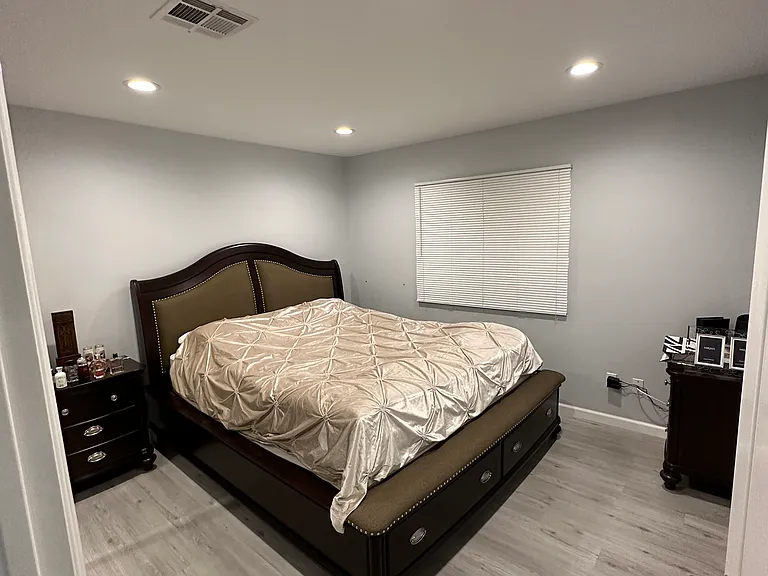 1312 Thompson Ave — Photo 17