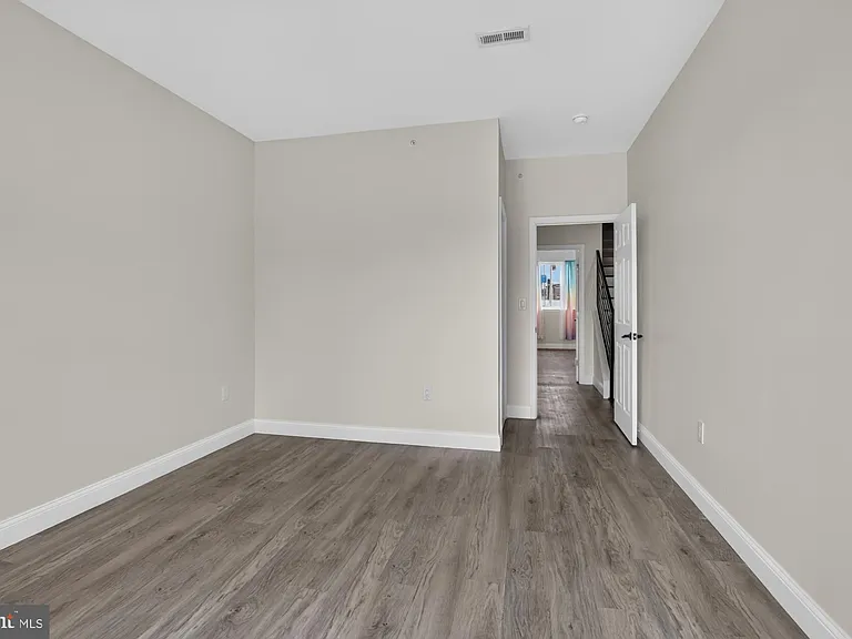 519 N 11th St #B — Photo 19