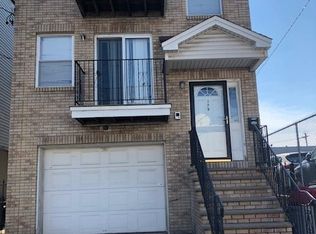 179 Roosevelt Ave, Jersey City, NJ 07304