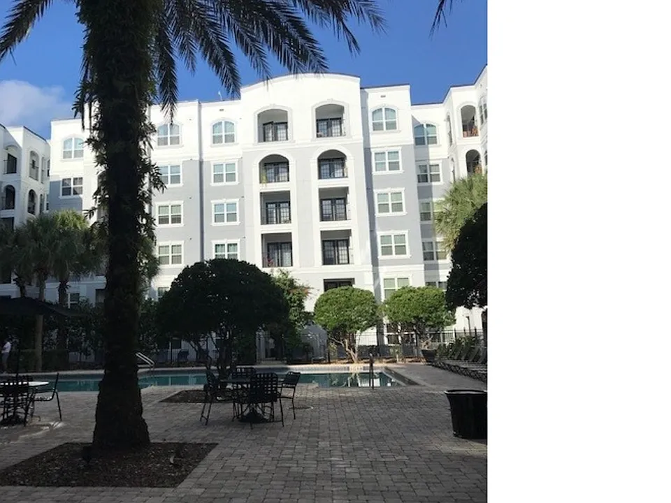 204 E South St #3055