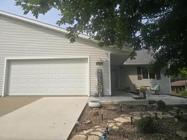 115 Randall Dr, Decorah, IA 52101