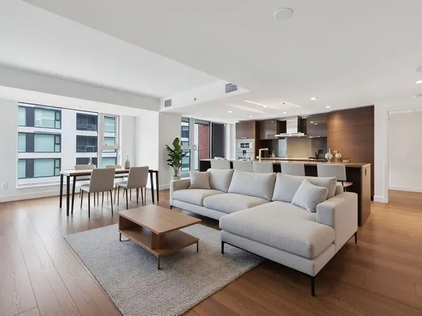 1571 W 57th Ave #603, Vancouver, BC V6P 0H7