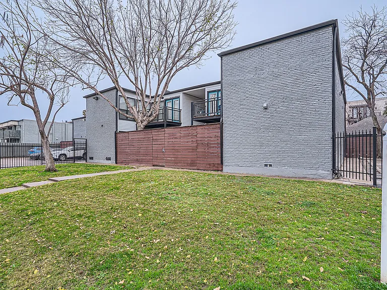 2806 Reagan St #104 — Photo 12