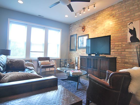 2nd image of 2719 N Sawyer Ave APT 3
