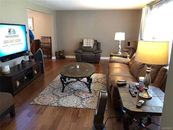 4th image of 523 Vine Ln