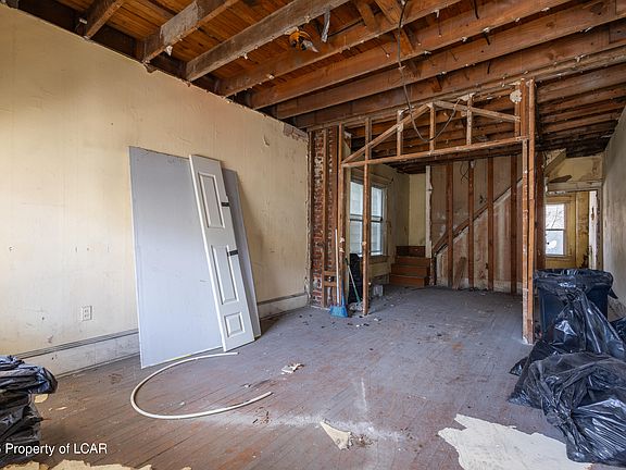 2nd image of 215 E Ridge St