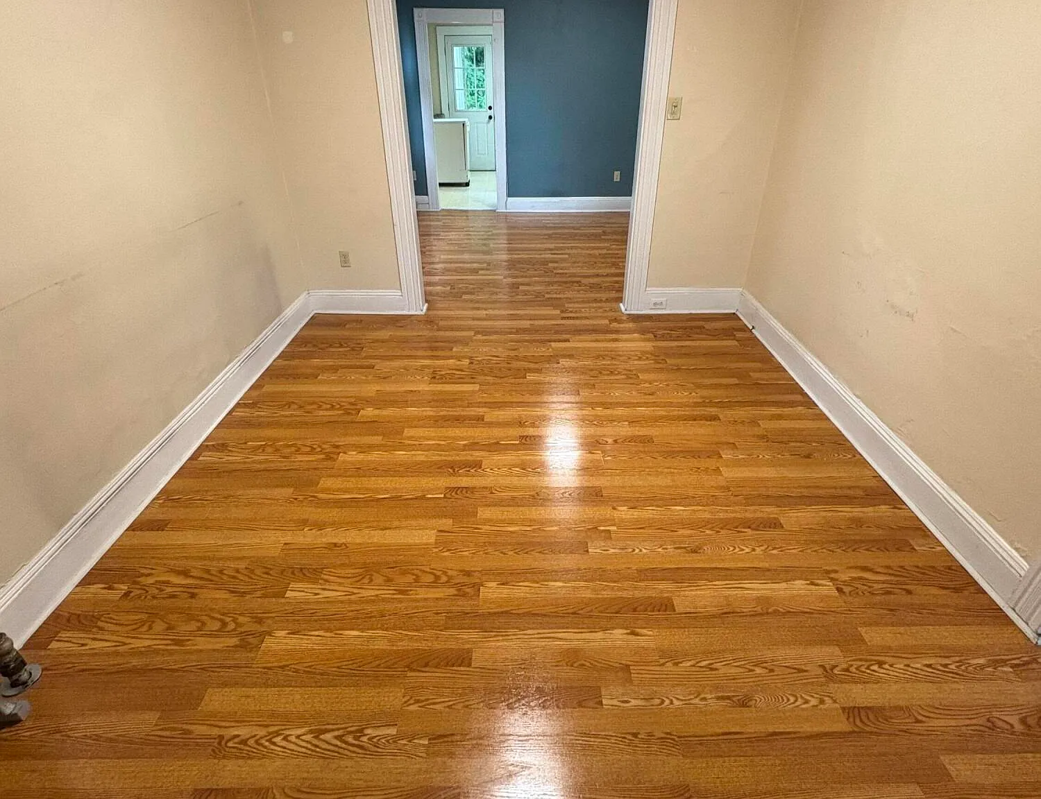 2 bed, 1.0 bath, 960 sqft, $1,325 — Photo 2