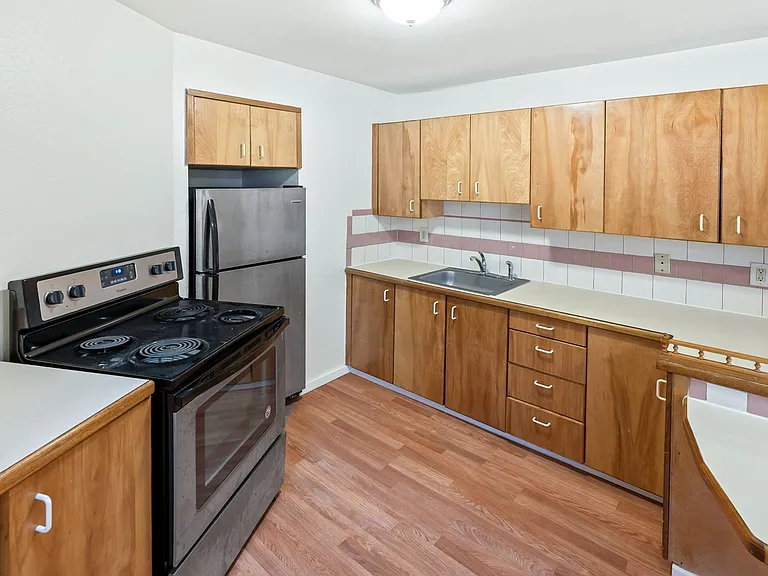 Abbottsford Apartments — Photo 95