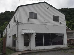 8403 Maccorkle Ave, Marmet, WV 25315
