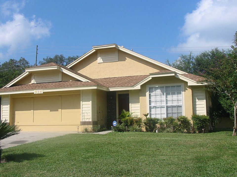 1st image of 924 Summer Lakes Dr