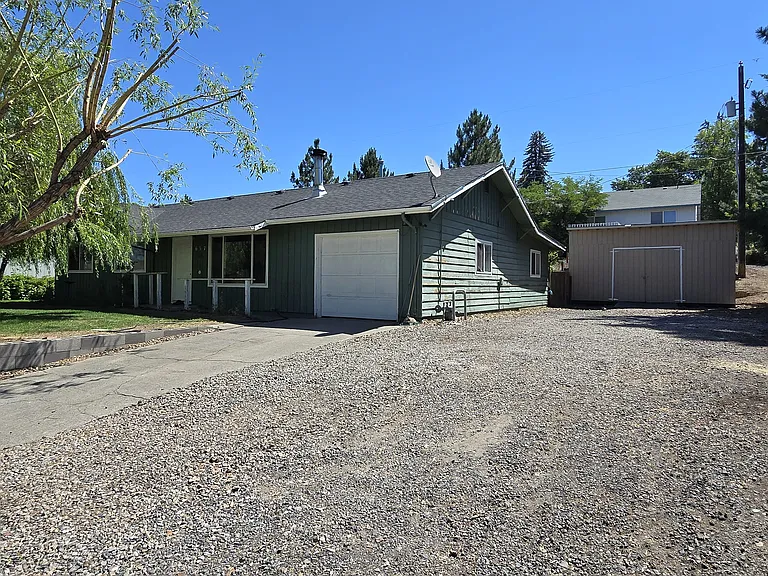 637 SE Commerce St — Photo 12