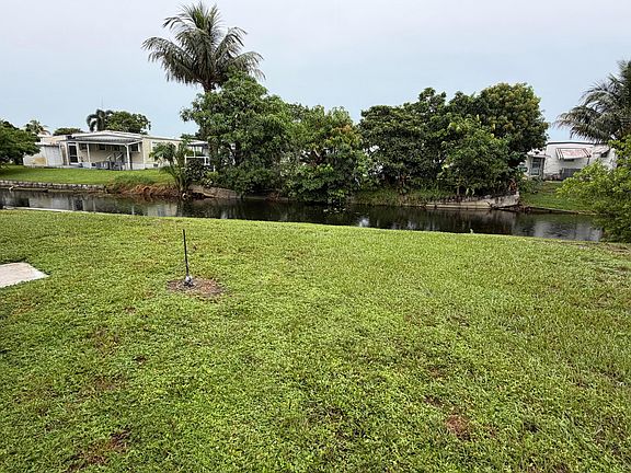 3rd image of 1930 SW 85TH Avenue