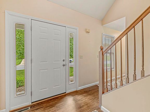2nd image of 51062 Oak Hollow Ln