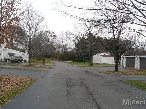 3rd image of 71 Oxford Oaks Dr #1