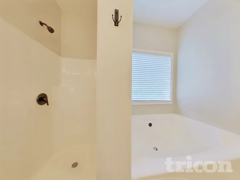 124 Kings Crossing Ct — Photo 11
