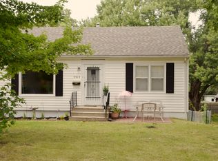 3312 SW 10th Ave, Topeka, KS 66604