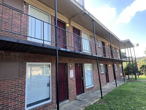 4th image of 3917 Dunn Ave
