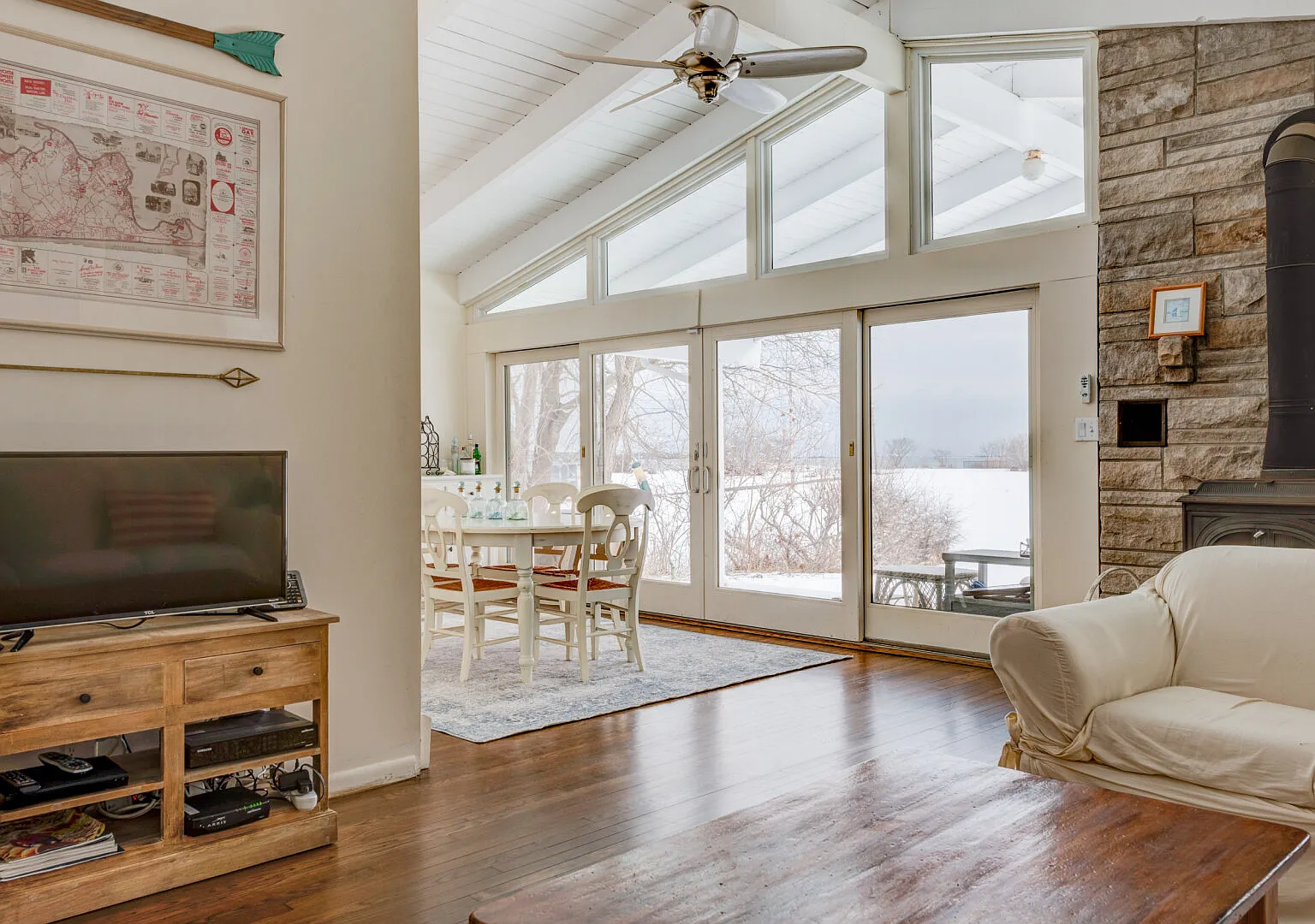 Sag Harbor Beach Cottage Steps from The Beach — Photo 3