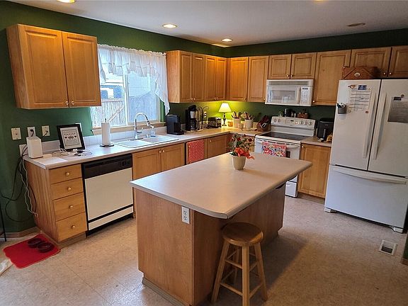 2nd image of 7518 132nd Street Ct E