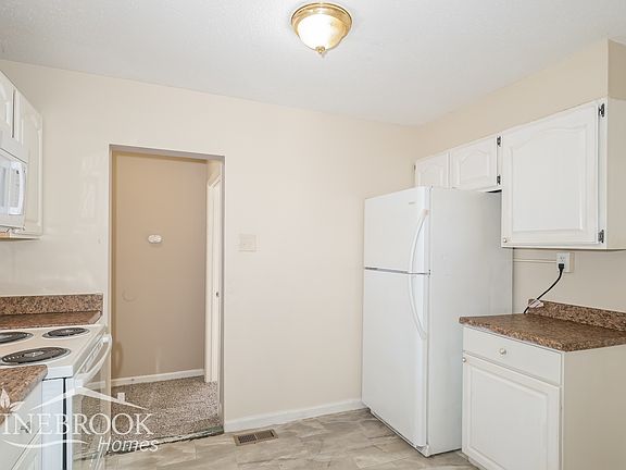 5th image of 7001 Stratford Ave