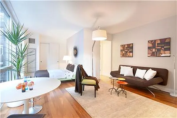 Sold by Warburg | media 3