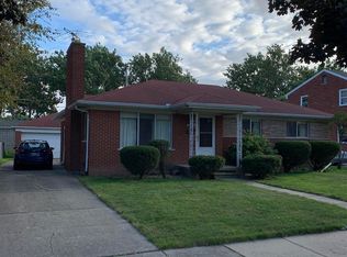 22512 Barton St, Saint Clair Shores, MI 48081