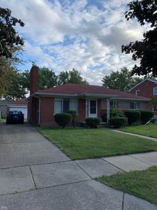22512 Barton St, Saint Clair Shores, MI, 48081