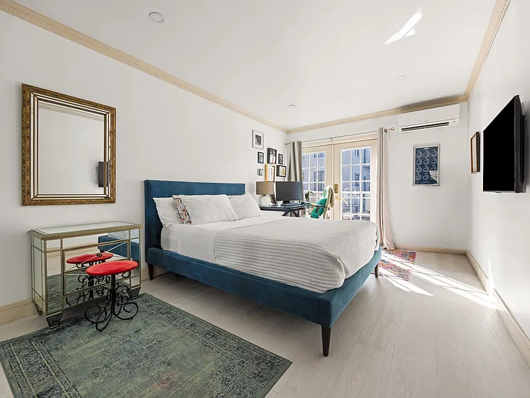 1056 Lafayette Ave #1 — Photo 7