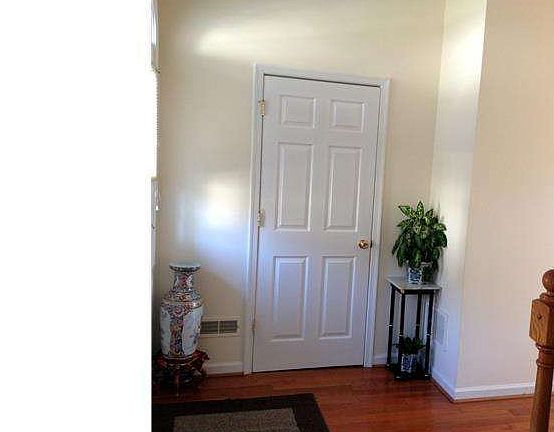 2nd image of 205 Highgrove Ln