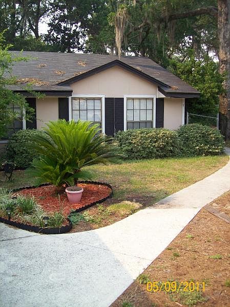 1st image of 810 Meadowbrook Dr APT C