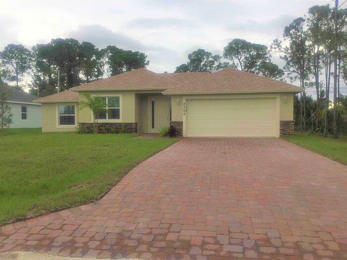 1st image of 2365 SW Webster Ln