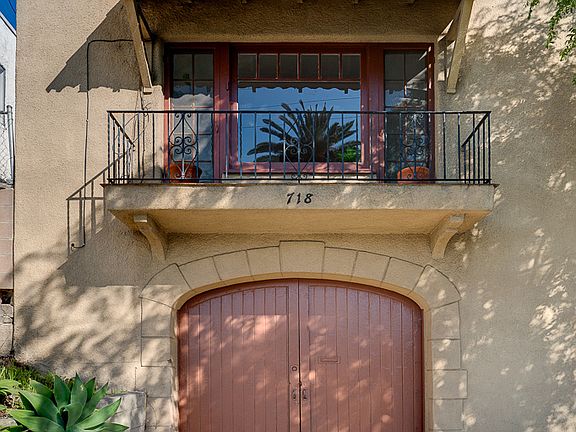 3rd image of 718 Echo Park Ave