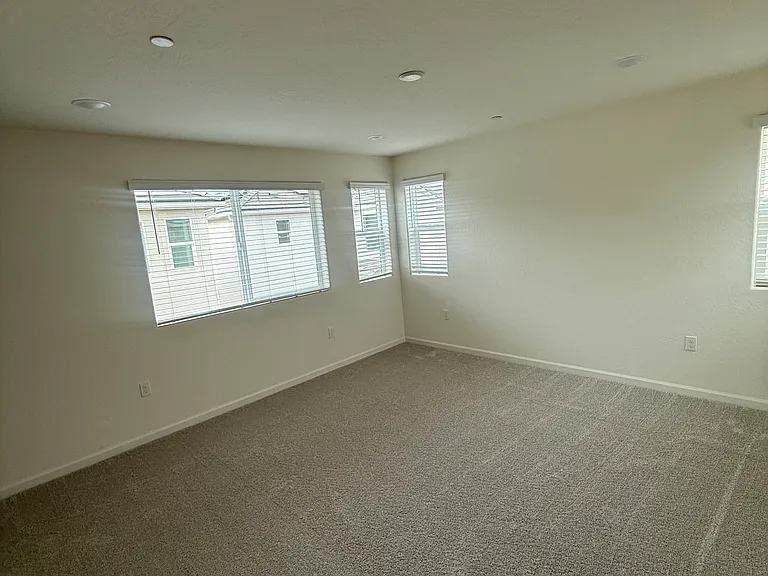 1519 Redbrick Ln — Photo 18