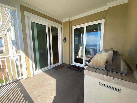 5th image of 3001 10th St #217