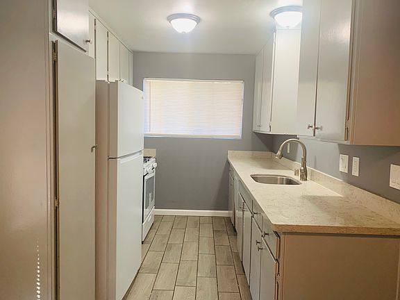 4th image of 355 Parkview Ter APT E-1
