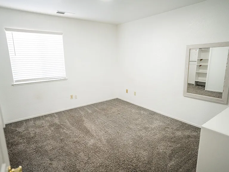 1185 Partridge Dr — Photo 11